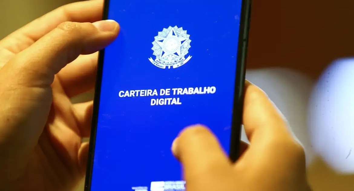 Desemprego fica em 5,4% no trimestre encerrado em janeiro de 2026