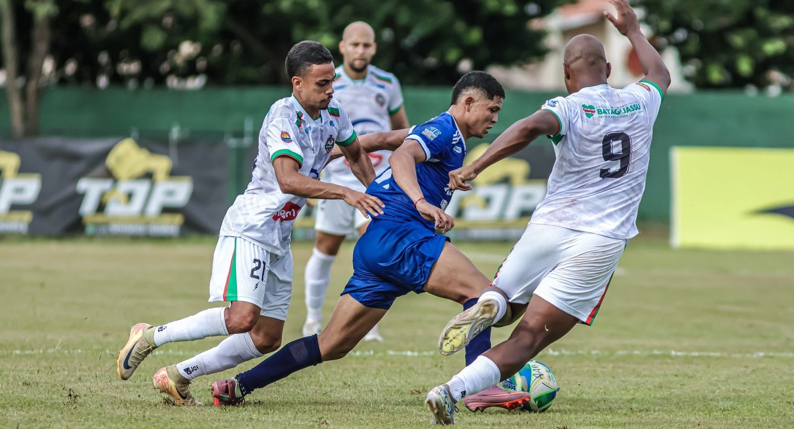 Bataguasu vence Ivinhema e larga na frente por vaga na semifinal do Estadual de Futebol