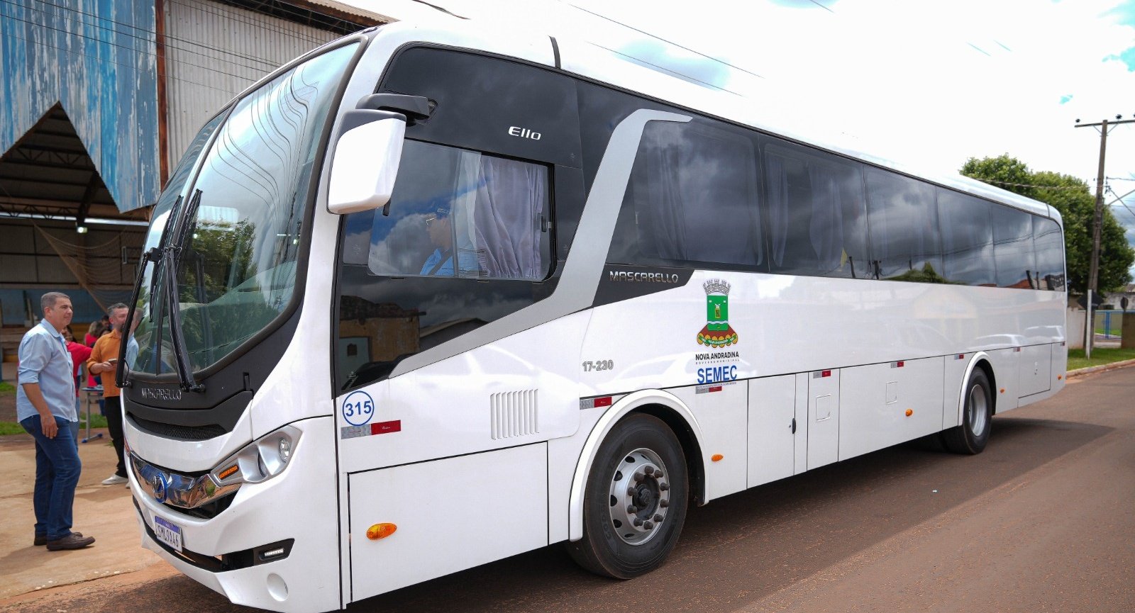 Investimento de R$ 1 milhão fortalece transporte de educadores entre Nova Andradina e Casa Verde