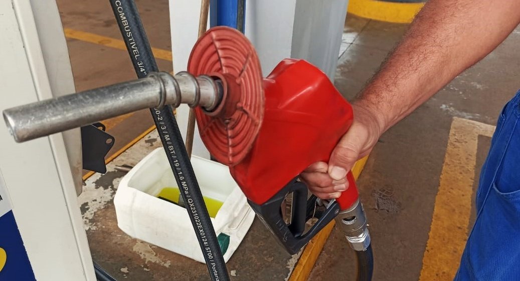 Preços dos combustíveis disparam na região de Nova Andradina, geram preocupação na população e impactam setor produtivo