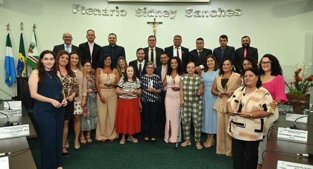 Sessão solene homenageia 12 mulheres em Nova Andradina