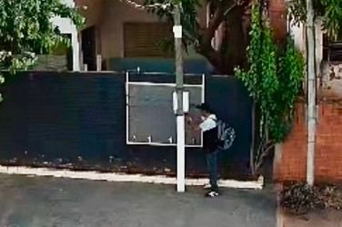 Caixa de som usada para tocar louvores é furtada em frente de casa e morador lamenta ocorrido