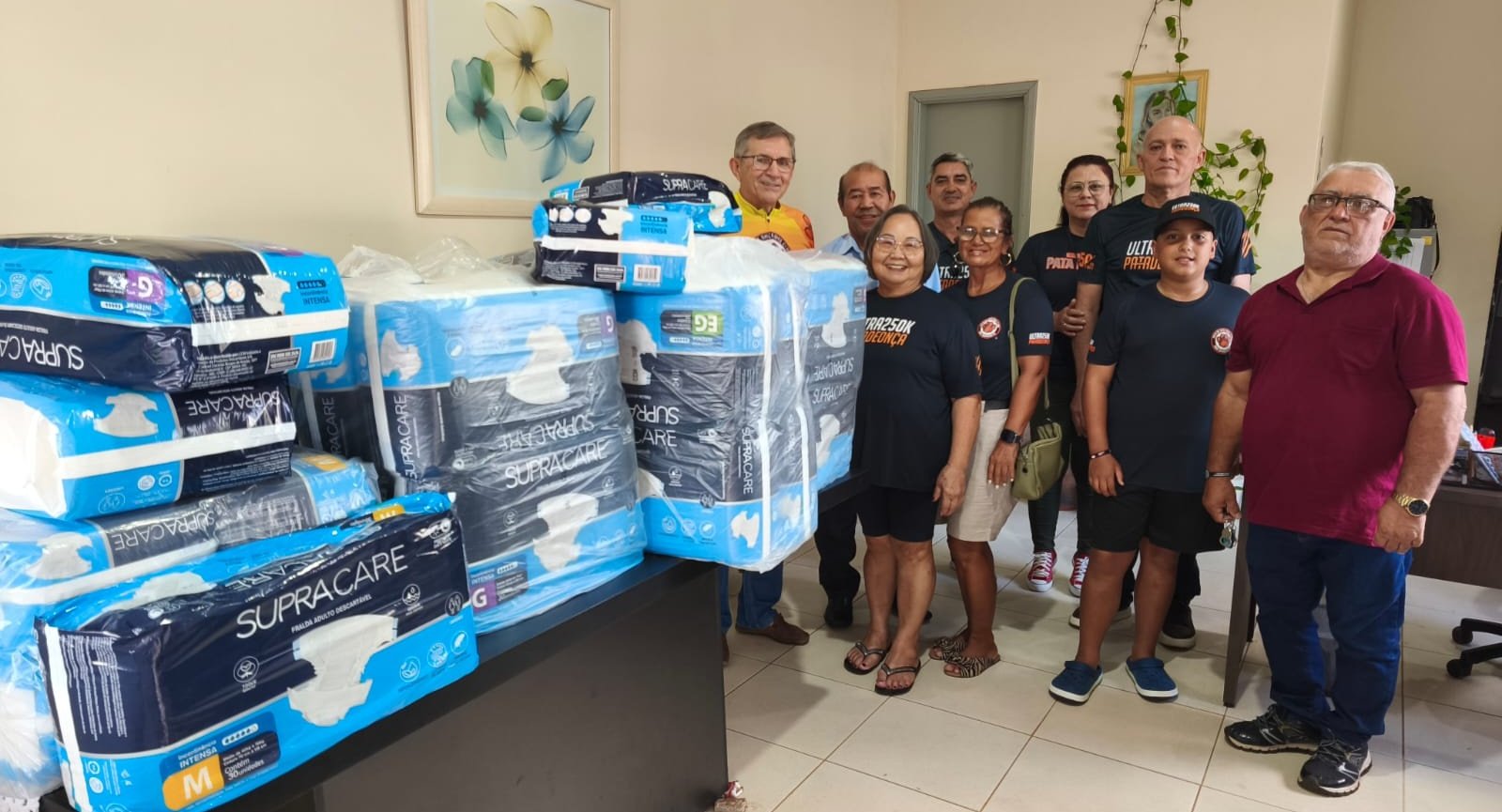 Recursos de ultramaratona garantem doação de 1.200 fraldas a lar de idosos em Nova Andradina