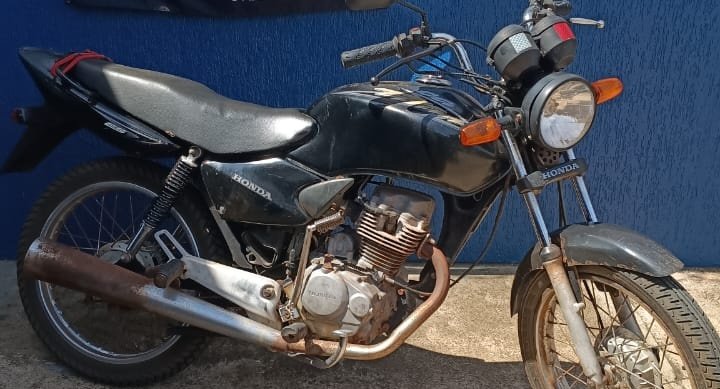 Polícia Militar apreende motocicleta adulterada e conduz homem à delegacia em Batayporã