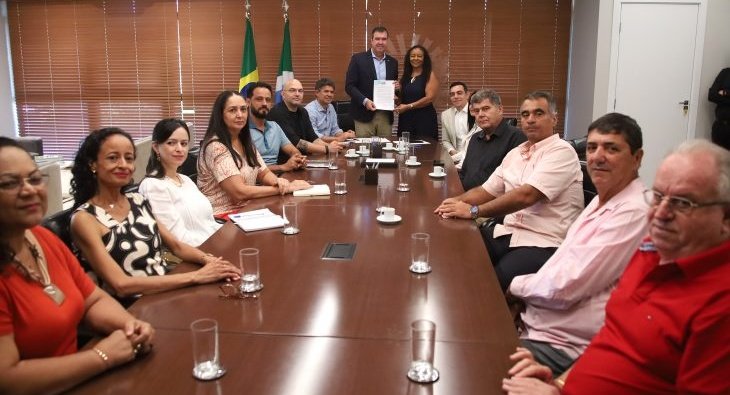 Governo de MS autoriza novo concurso com 2 mil vagas para professores da Rede Estadual