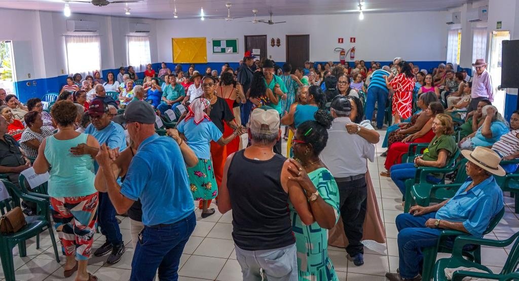 Dia das Mães: Conviver de Batayporã reúne 250 idosos em tarde especial com homenagens e confraternização