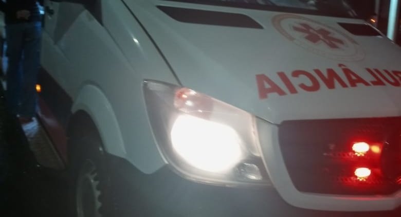 Duas adolescentes ficam feridas após colisão entre carro e bicicleta elétrica em Nova Andradina