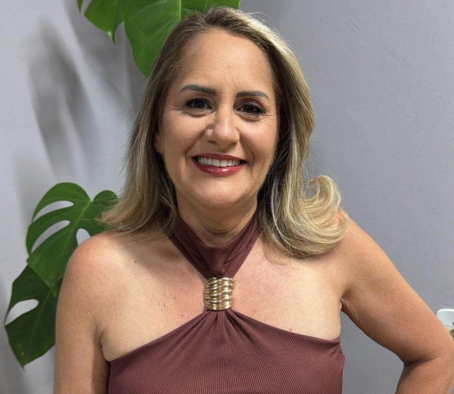 "Ele fez o famoso costelão com a roda gigante e foi um sucesso! Esse ano já está convidado para fazer novamente. Já assou espetinhos para a escola... ele é muito parceiro, sempre dando bastante atenção para nós. O Renato é um excelente profissional, muito ético, caprichoso e atencioso" - Lucimara Caccia Faverssiani, diretora da Escola Municipal Maria Imaculada Fernandes