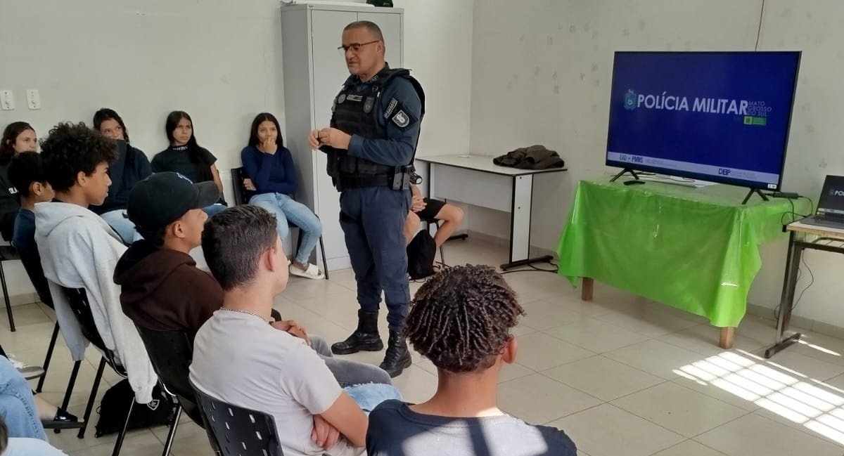 Polícia Militar realiza palestras educativas sobre segurança no trânsito em Nova Andradina