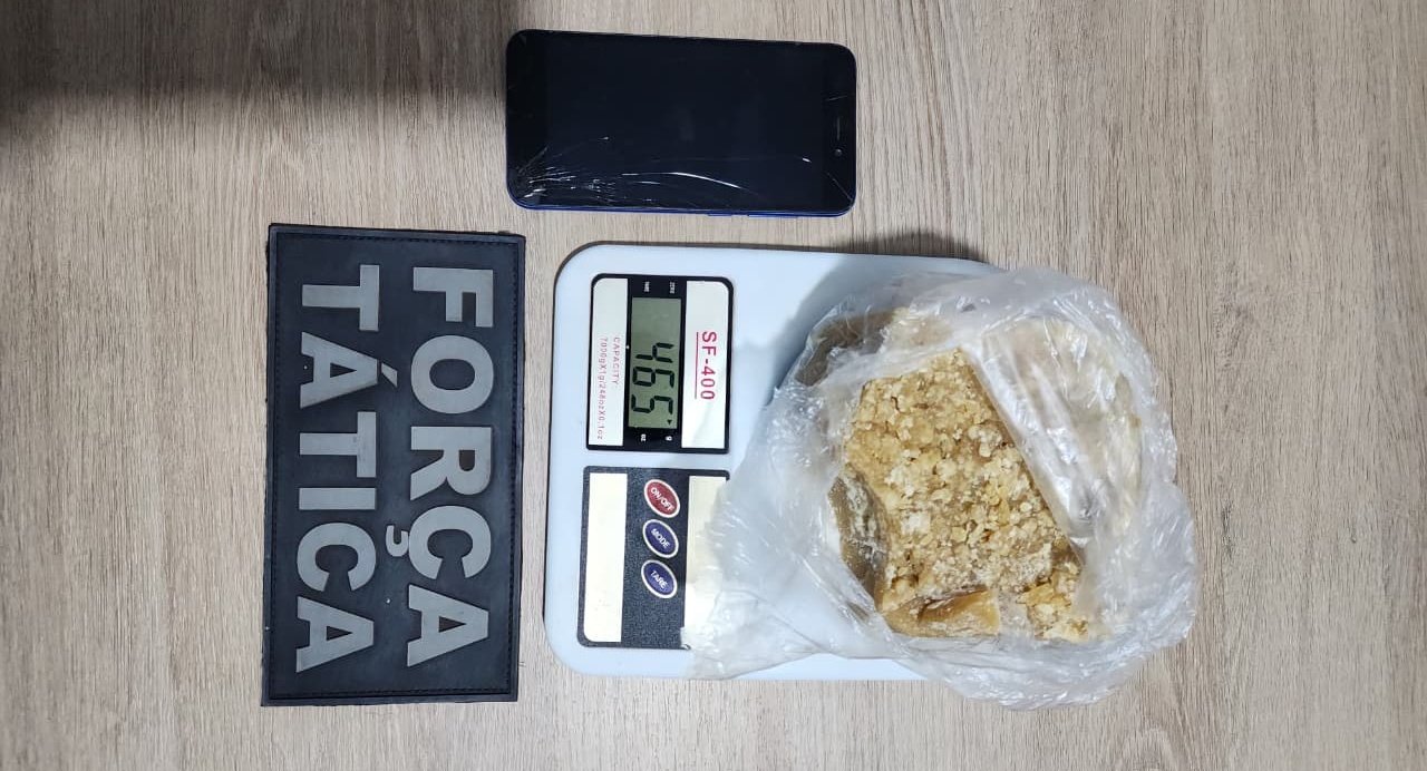 Força Tática apreende quase meio quilo de crack em estabelecimento de Angélica