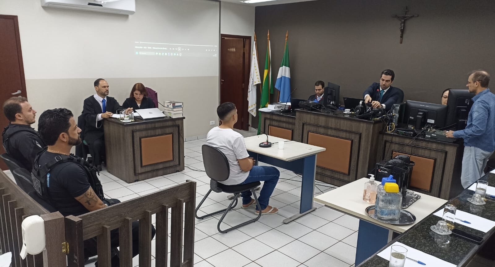Iniciado julgamento de jovem acusado de matar outro com golpe de faca em Nova Andradina
