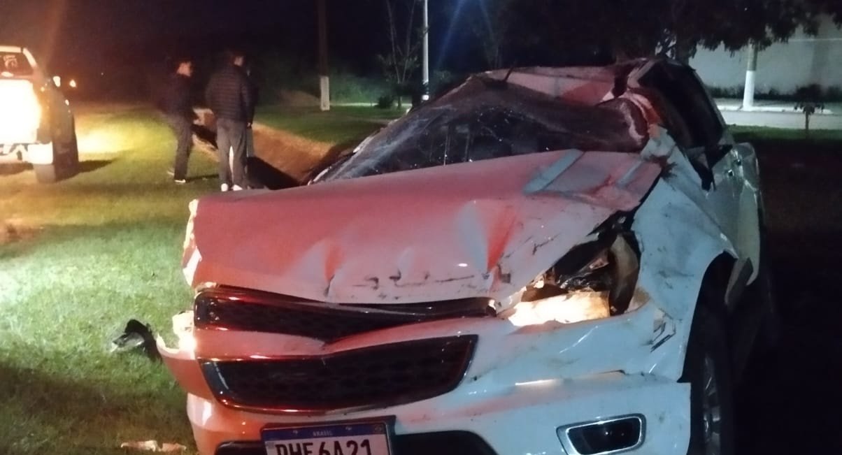 Motorista fica ferido após capotamento na MS-141 em Ivinhema