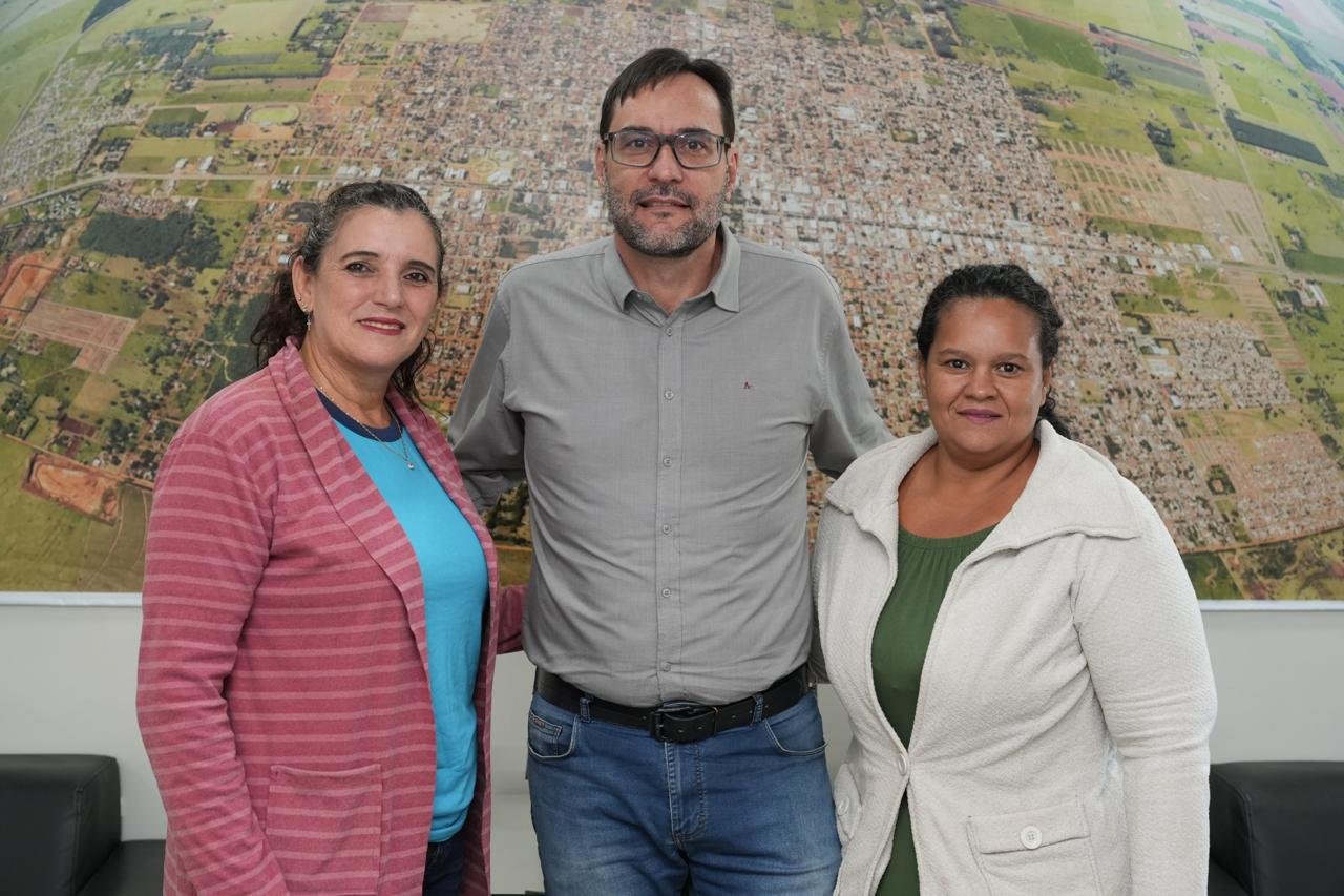 Moradoras se reuniram com o prefeito Dr. Leandro Fedossi na manhã desta quarta - Imagem: Divulgação