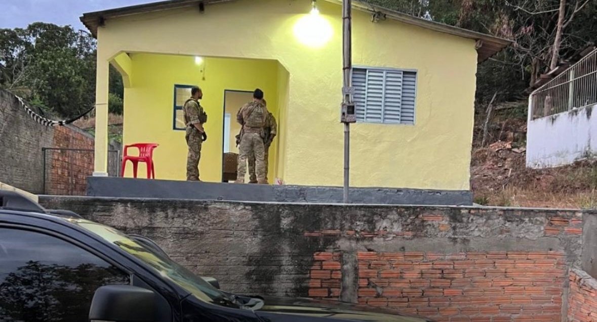 Mulher é presa no MT por suspeita de envolvimento em homicídios e organização criminosa em Nova Andradina