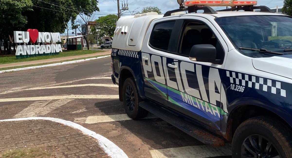 Mulher é conduzida à delegacia após causar tumulto em supermercado de Nova Andradina