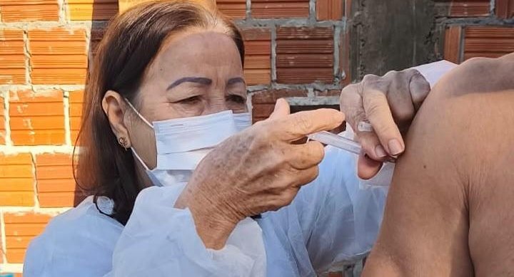Batayporã - ESF Santa Luzia faz busca ativa e leva vacinação contra gripe a mais de 70 idosos