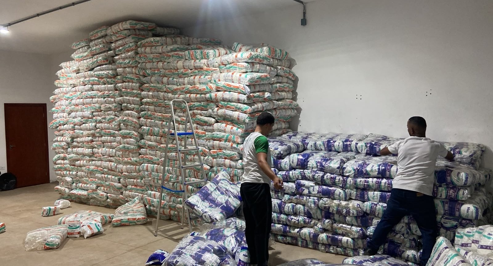 Prefeitura de Nova Andradina recebe novo lote de fraldas geriátricas para atender pacientes da rede