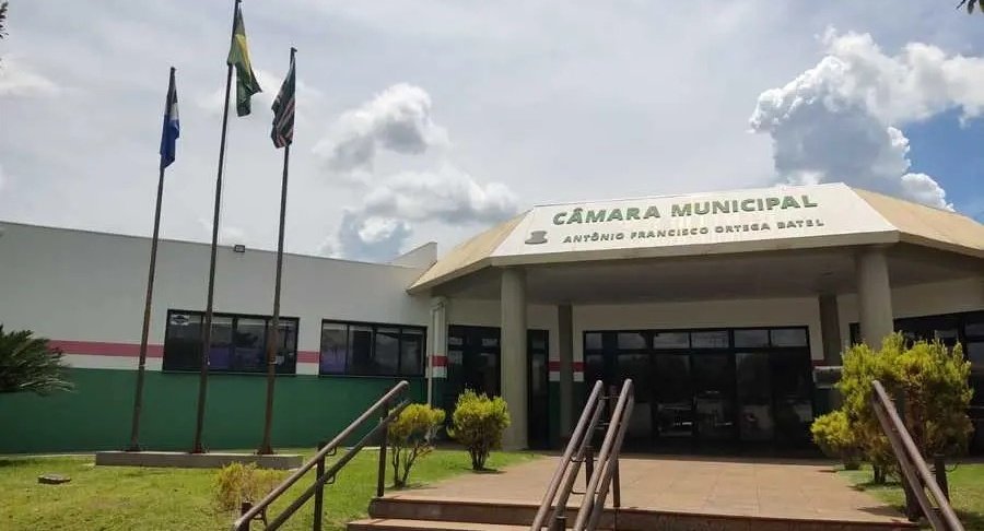 Deildo Piscineiro quer barrar "puxadinho VIP" para autoridades em eventos com dinheiro público
