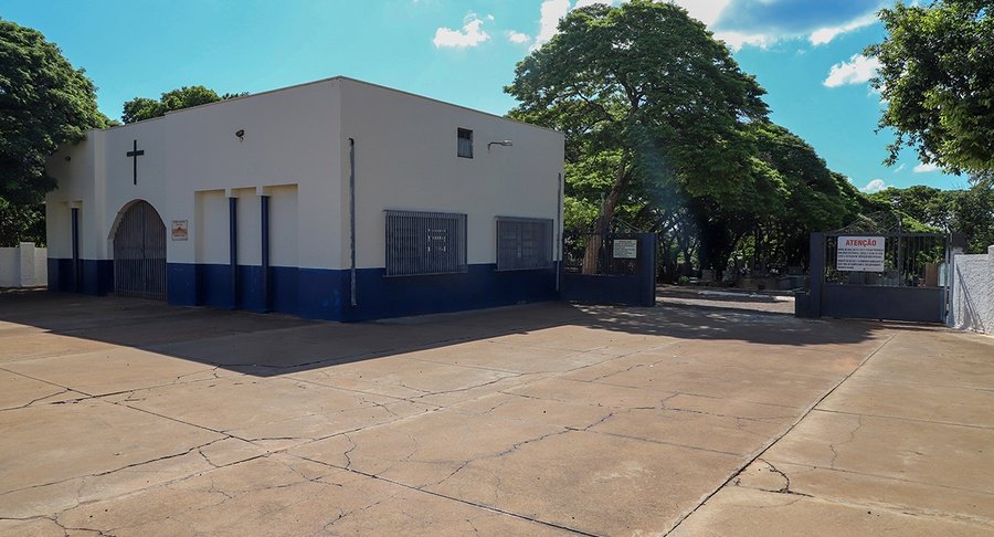Prefeitura orienta sobre regularização de sepulturas no Cemitério Municipal