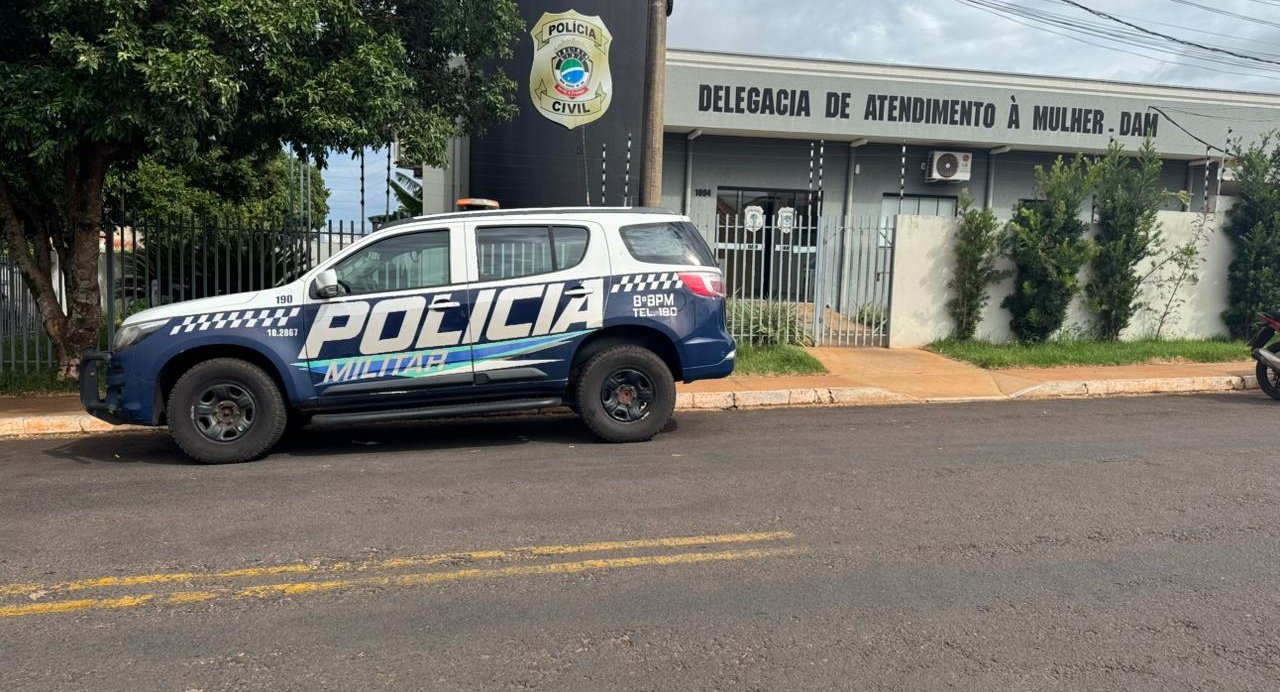 Homem é conduzido para a delegacia por ameaça contra mulher durante ocorrência em Nova Andradina