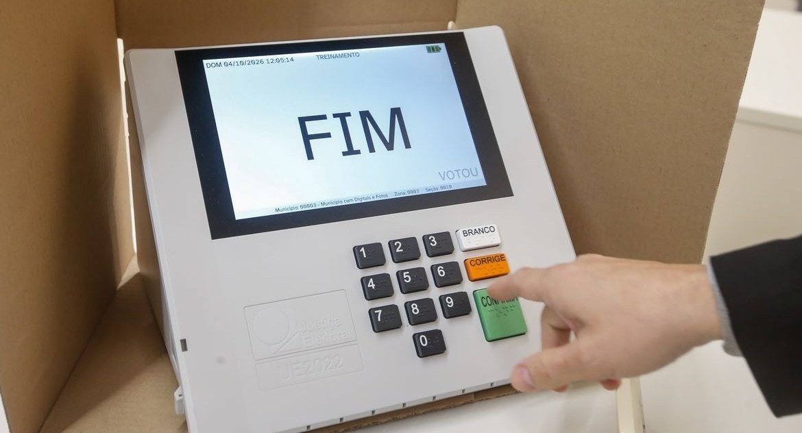 Nas duas primeiras horas de votação, 467 urnas foram substituídas