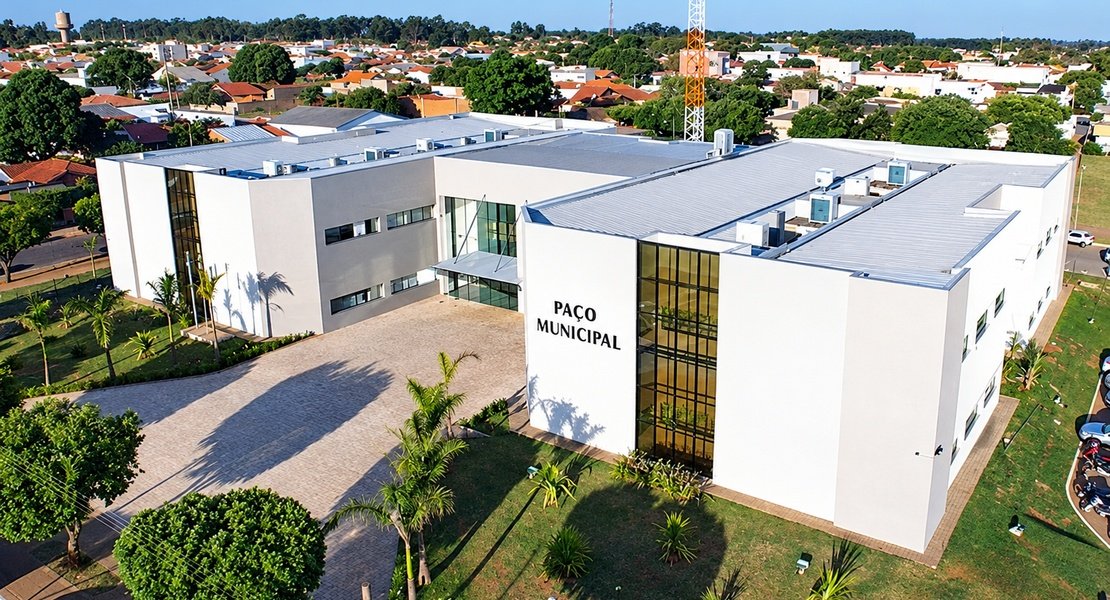 Prefeitura de Nova Andradina anula aditivo contratual por assinatura fora do prazo legal